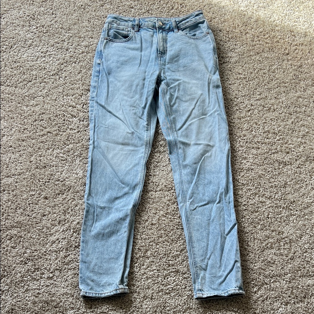 American Eagle Outfitters Light Wash Strigid Jeans